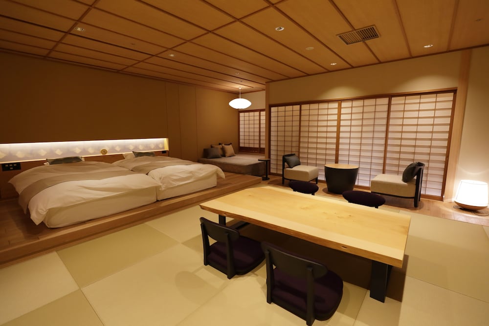 Modern Japanese-Western-Style Room (Ryukyu Tatami+ Twin Beds / 60sqm)  Tokiwada, Non Smoking photo 3