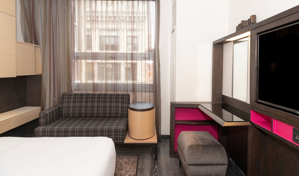 Deluxe Room, 1 King Bed
