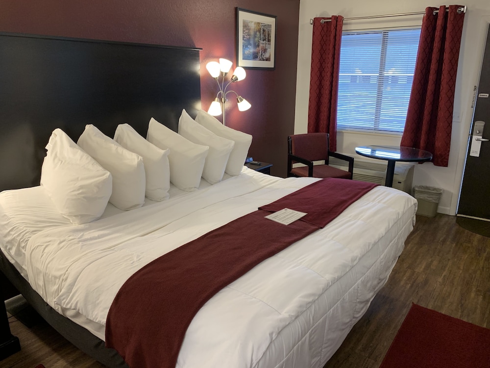 The Inn - 1st Floor - 1 Split King Bed - Bay View photo 2