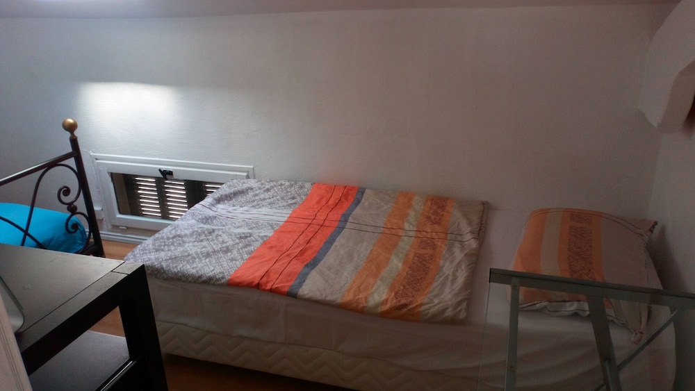 Single Bed In Double+Single Dormitory Room photo 1