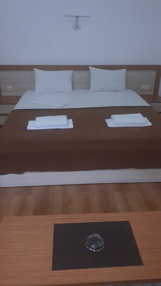 Standard Double Room, 1 Queen Bed (3)