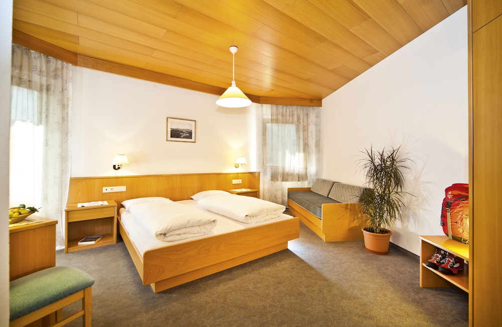 Economy Triple Room, 2 Bedrooms, Balcony (Old Building)