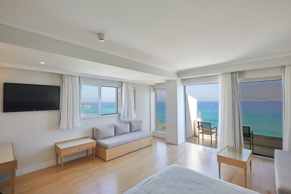 Junior Suite, Sea View - Photo 1