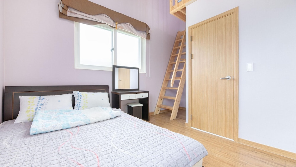 Basic Room, 1 Bedroom (Room 302) - Photo 2