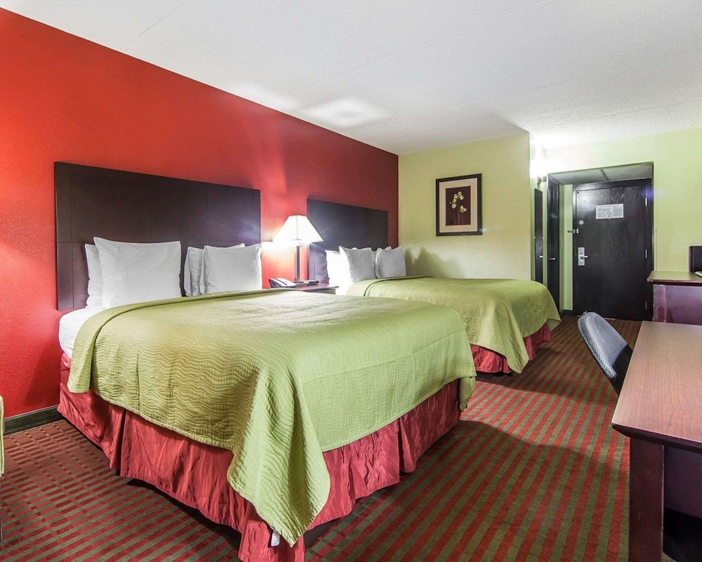 Standard Room, 2 Queen Beds, Non Smoking - Photo 5