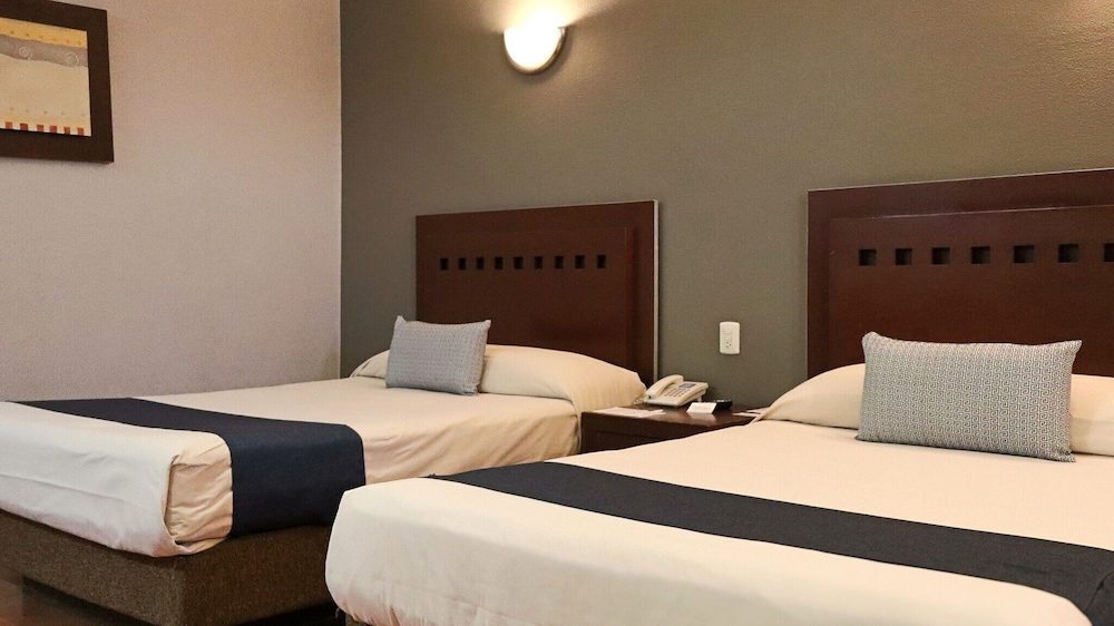 Standard Room, 2 Double Beds, Non Smoking photo 2