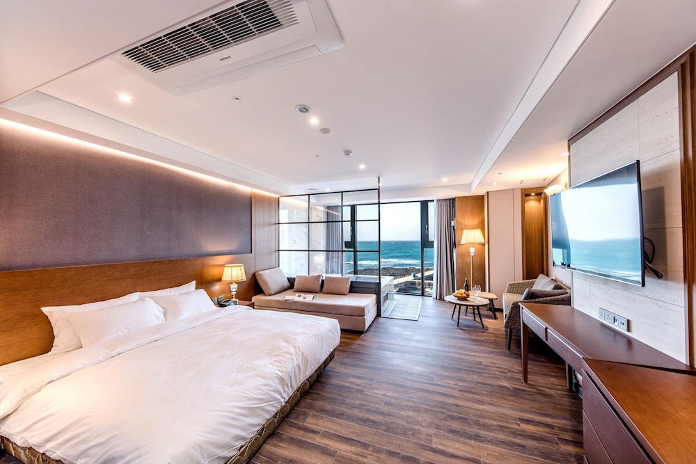 Suite Ocean (Free use of Infinity Pool included)