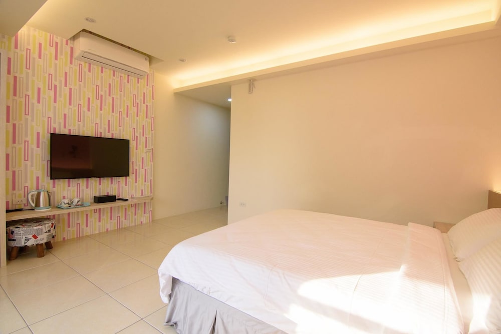 Economy Double Room, Shared Bathroom (302) photo 3