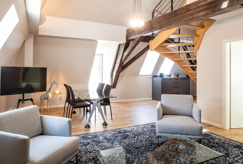 Penthouse Suite - Photo 1