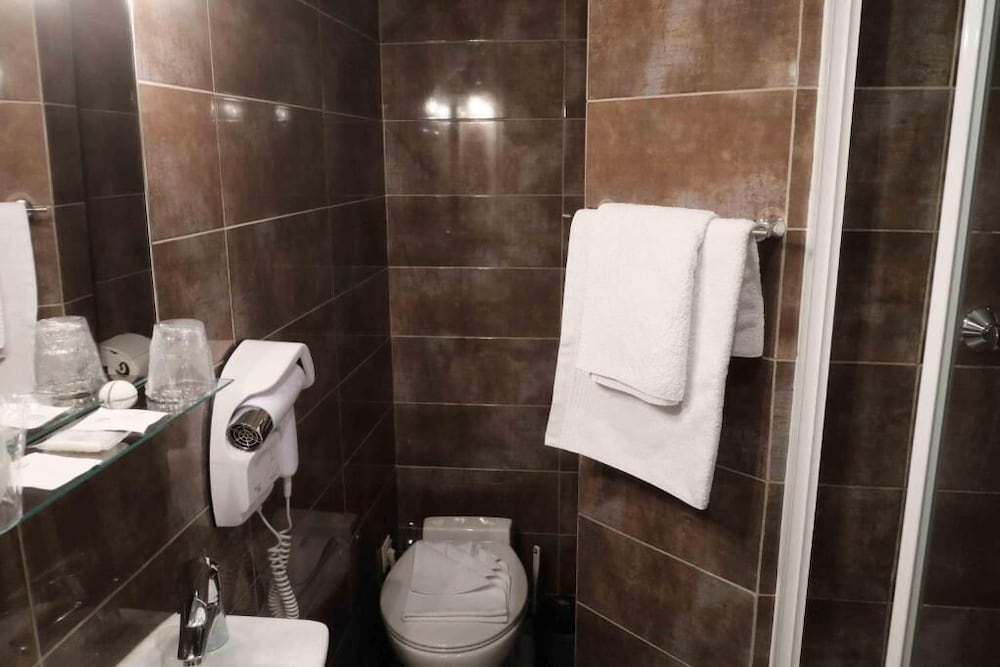 Classic Triple Room - Photo 3