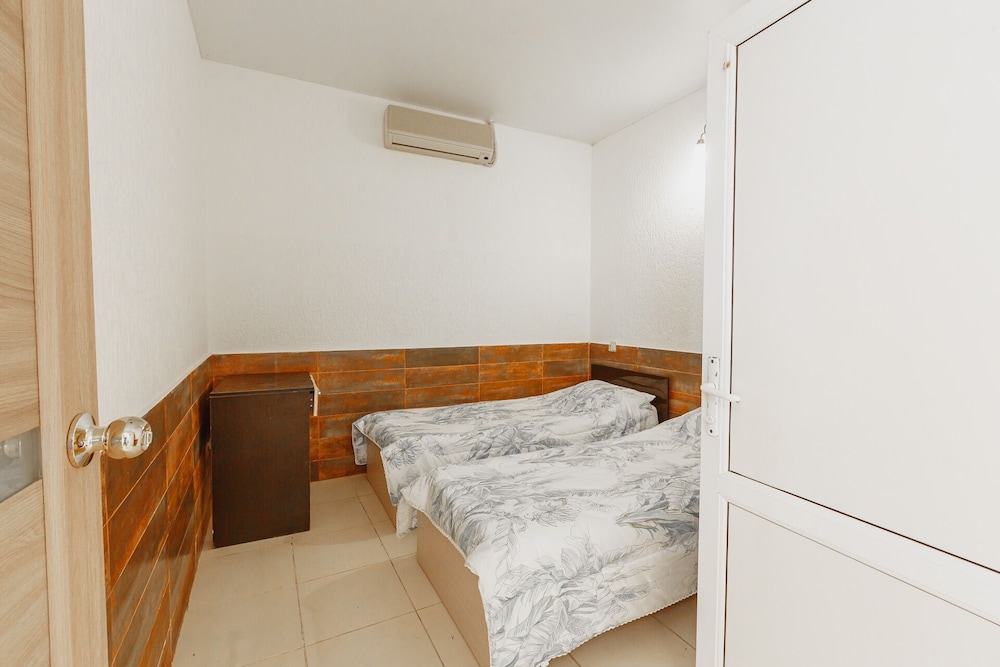 Family Room, 2 Bedrooms photo 2