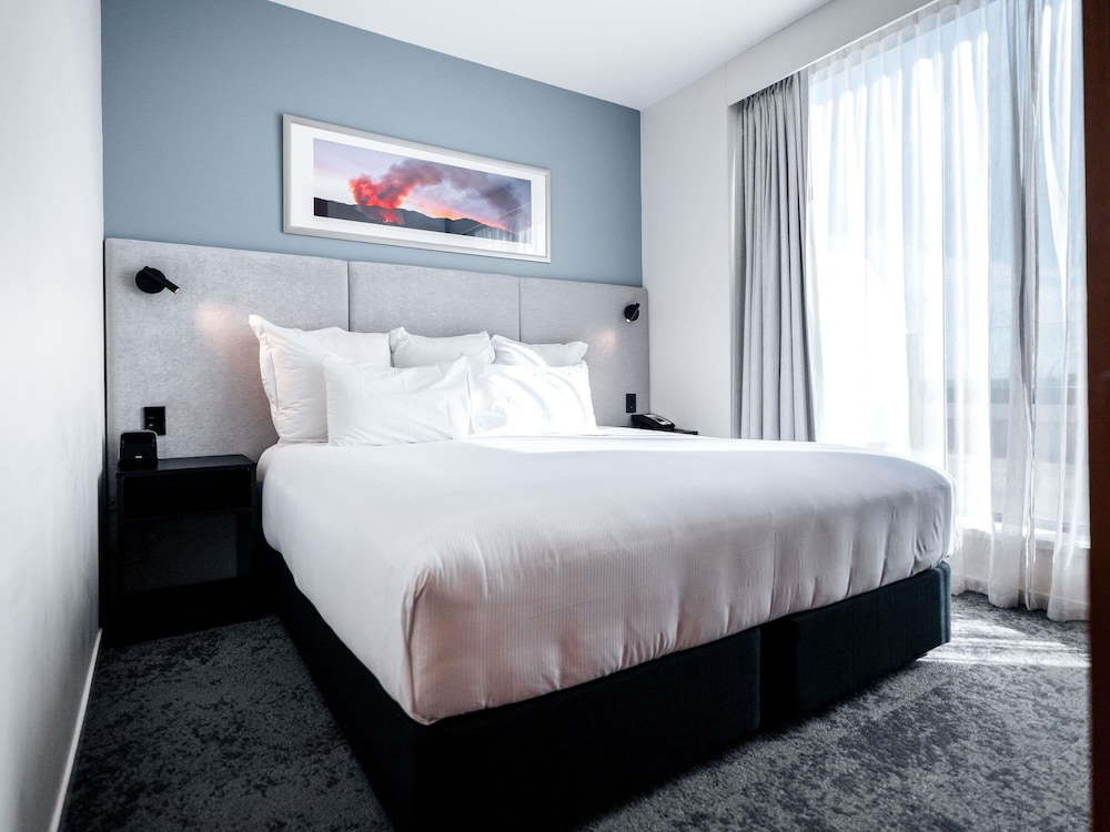 Executive Suite, 1 King Bed - Photo 9