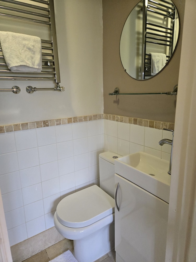 Double Room, Ensuite - Photo 5