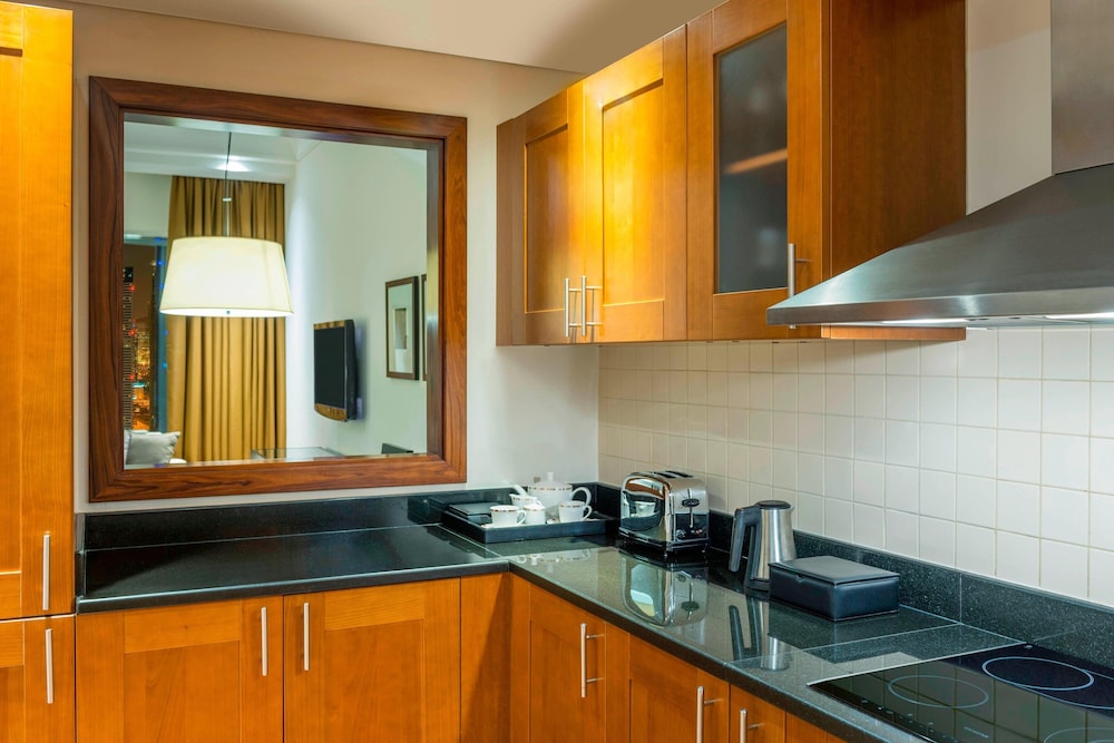 Three Bedroom, Kitchen, Family Suite, King or Twin
