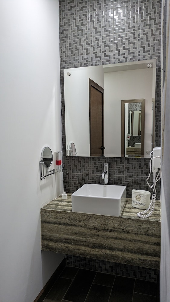 Executive Room, 2 Queen Beds photo 2
