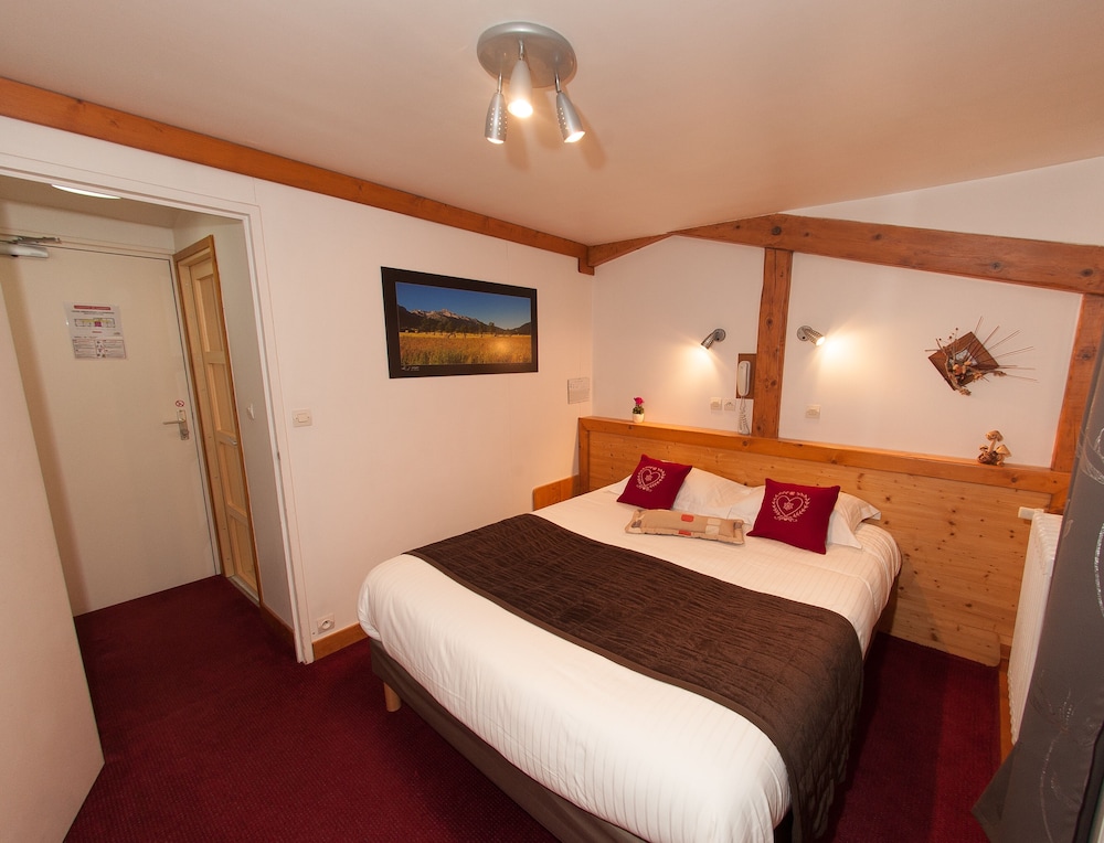 Comfort Room, 1 Queen Bed, Non Smoking, Mountain View photo 3