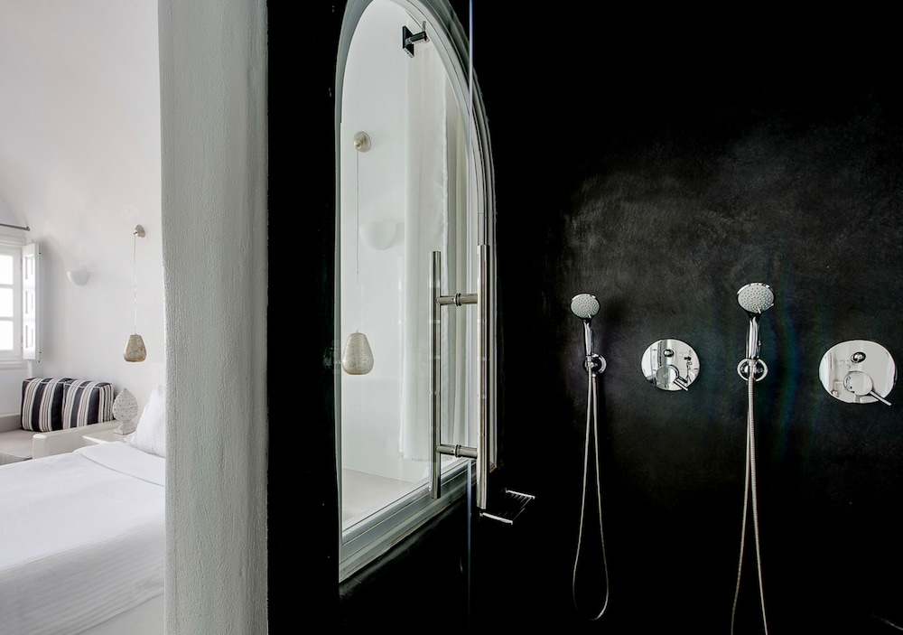 Deluxe Room - Photo 8