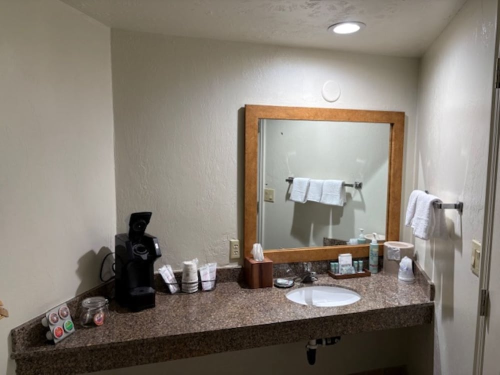 Standard Room, 2 Queen Beds, Accessible, Refrigerator & Microwave photo 3