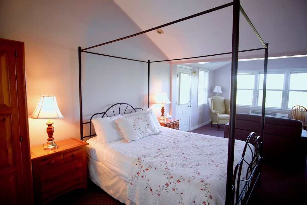 Cottage, 1 Queen, Sofa Bed photo 1