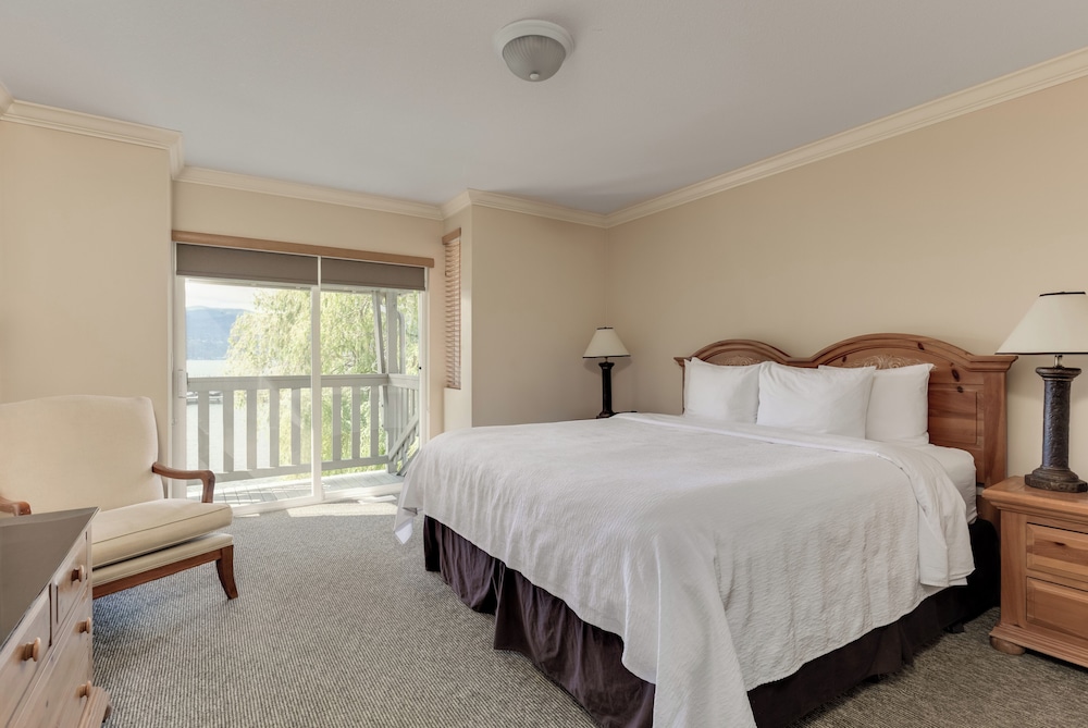 Three Bedroom Townhome, Beach Front photo 1