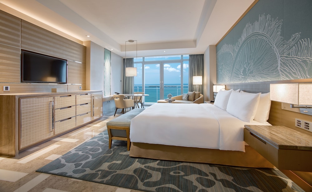 Deluxe Room, 1 King Bed, Ocean View