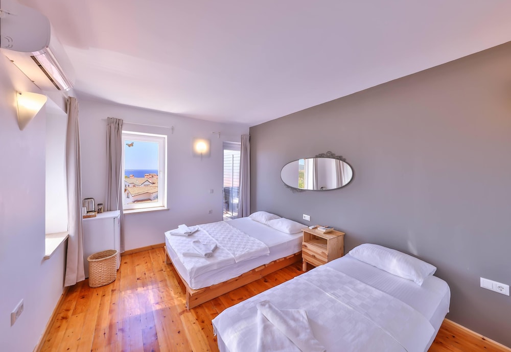Triple Room - Photo 1