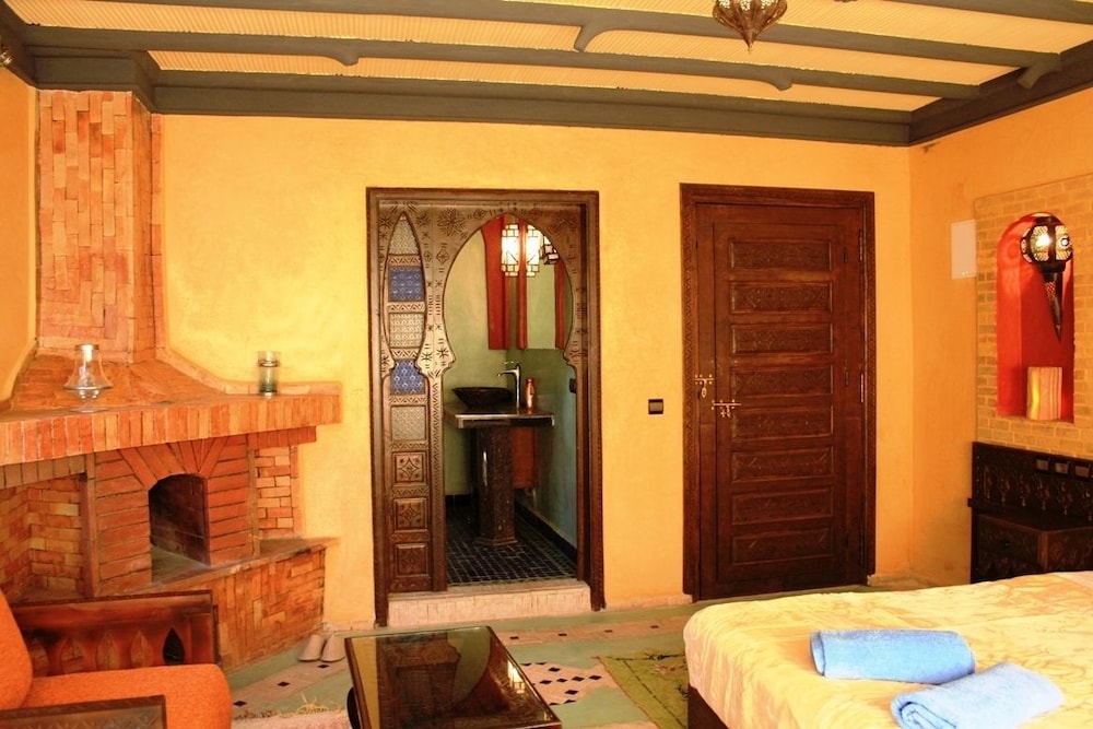 Luxury Suite, 1 Bedroom, Fireplace, Mountain View photo 1