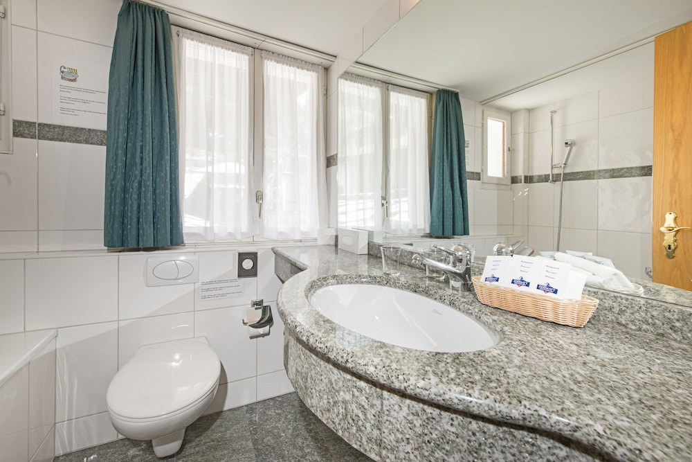 Standard Double Room - Photo 5