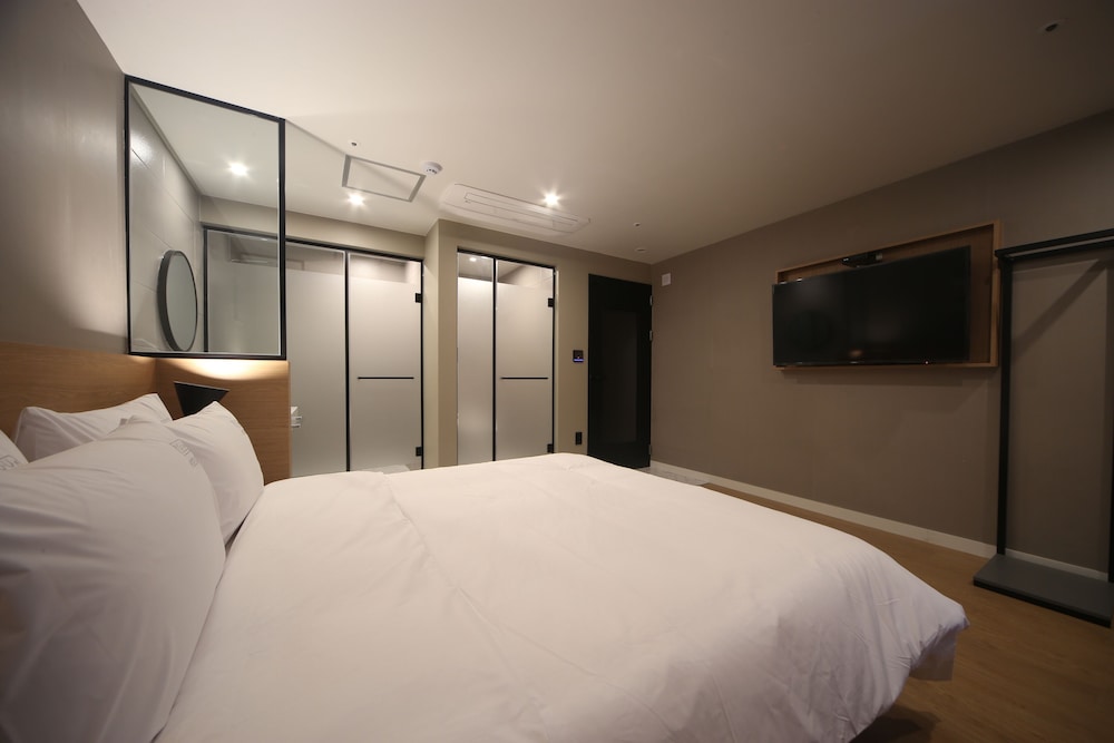 Deluxe Room - Photo 4