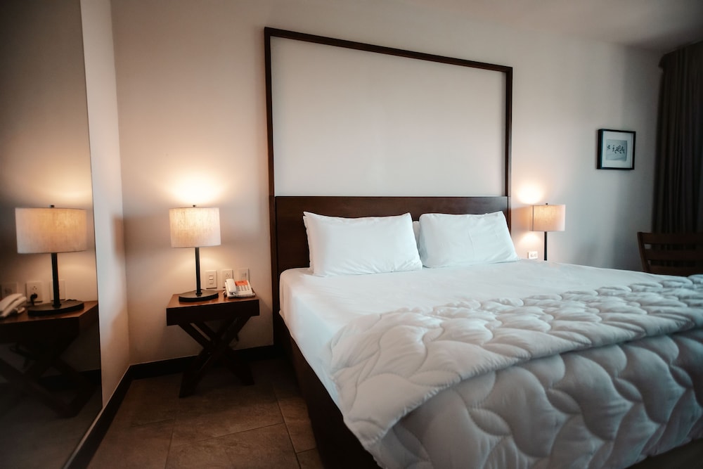 Room, 1 King Bed, Accessible, Ocean View (Concept, Handicap) photo 3