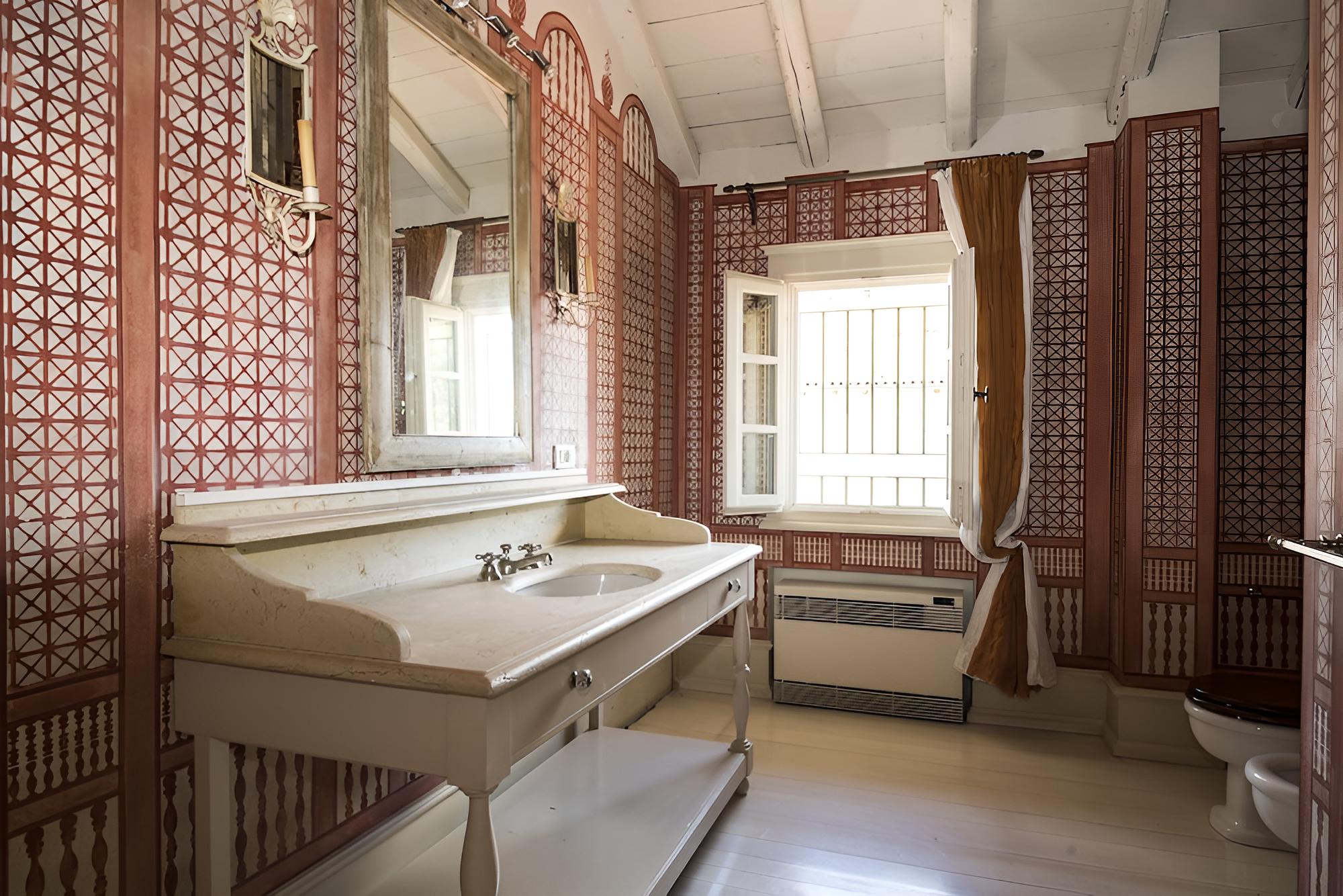 Standard Suite, 1 Queen Bed (Piazza Grande) photo 1