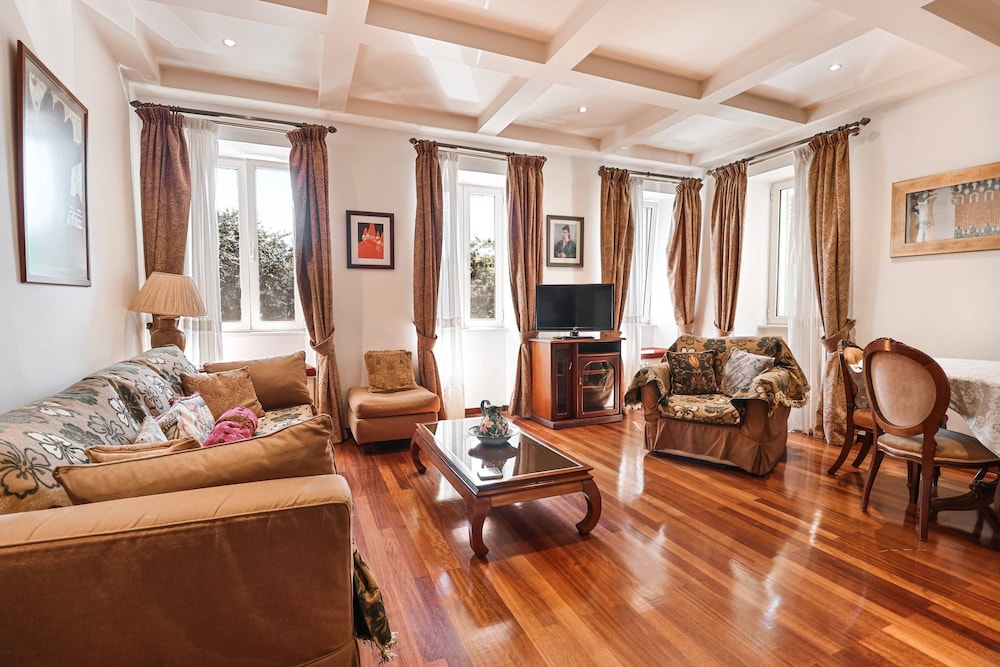 Classic Apartment, City View