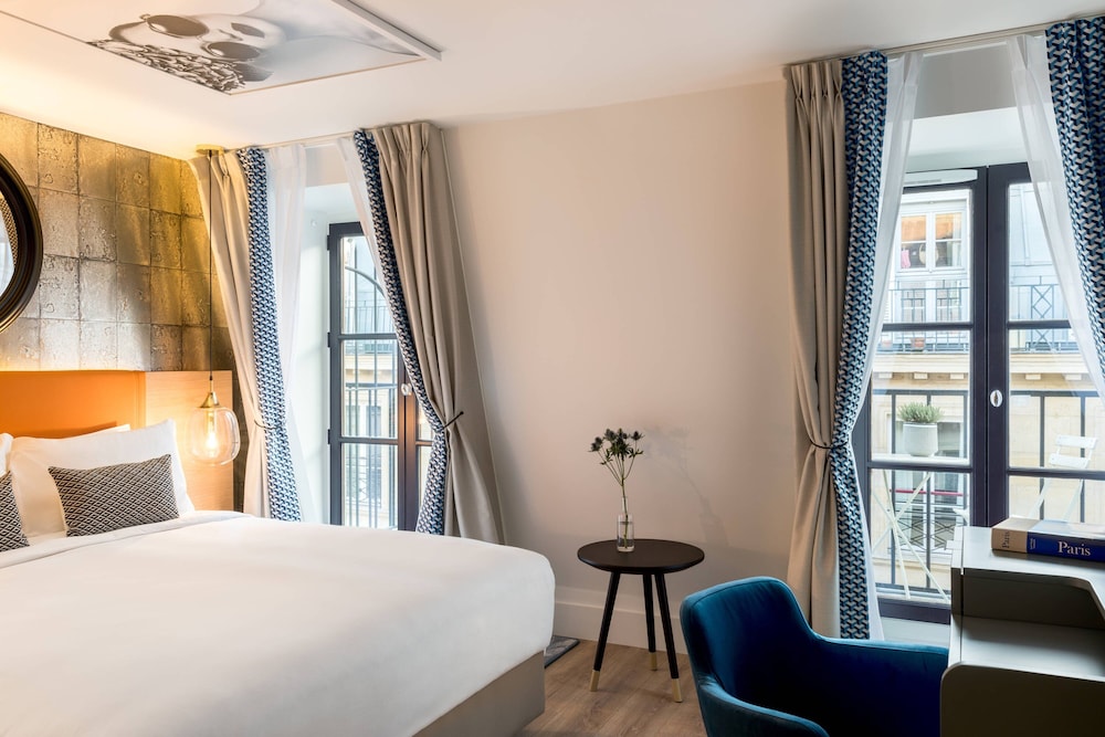 Room, 1 Queen Bed (Balcony) photo 1