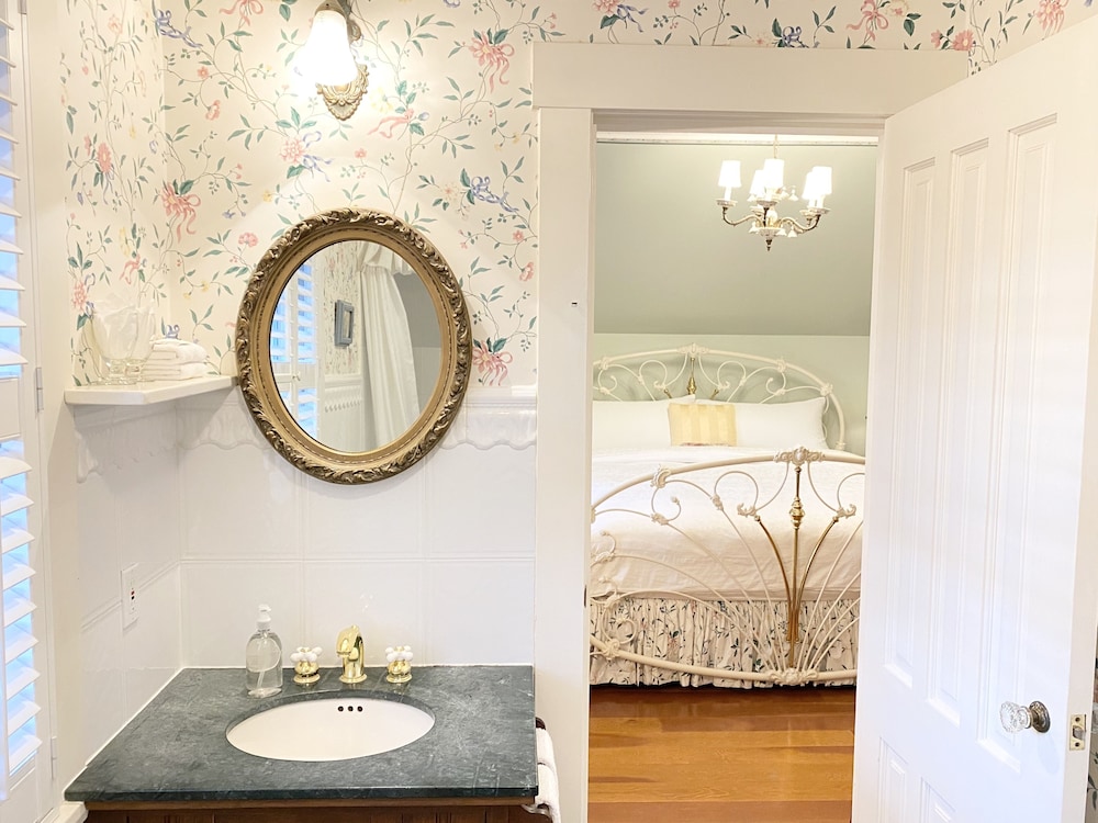 Cinderella Room, 1st Floor (Stair Access Only) photo 3