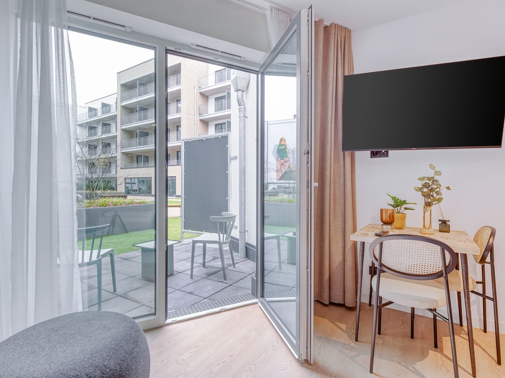 Suite M with Terrace - Photo 12