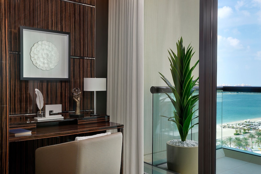 Royal Penthouse, 1 Double Bed, Sea View (Terrace) photo 3