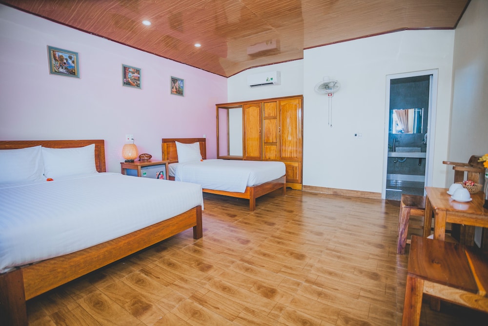 Deluxe Triple Room photo 3