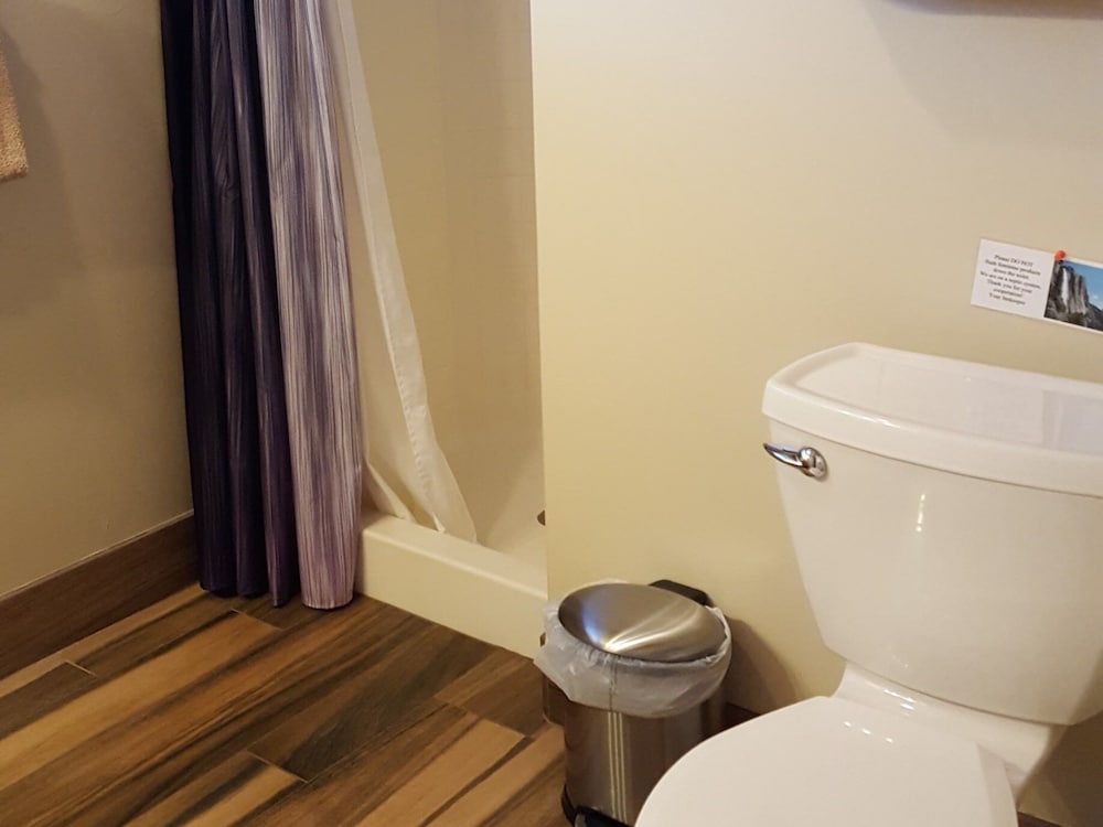 Premium Double Room, Ensuite, Courtyard View (Vernal Falls Room) photo 2