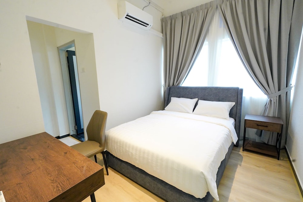 Classic Suite, 2 Bedrooms - Photo 2