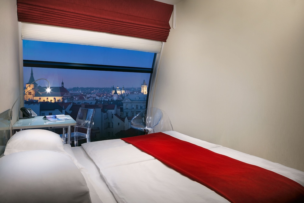 Superior Double or Twin Room (Old Town View) photo 1