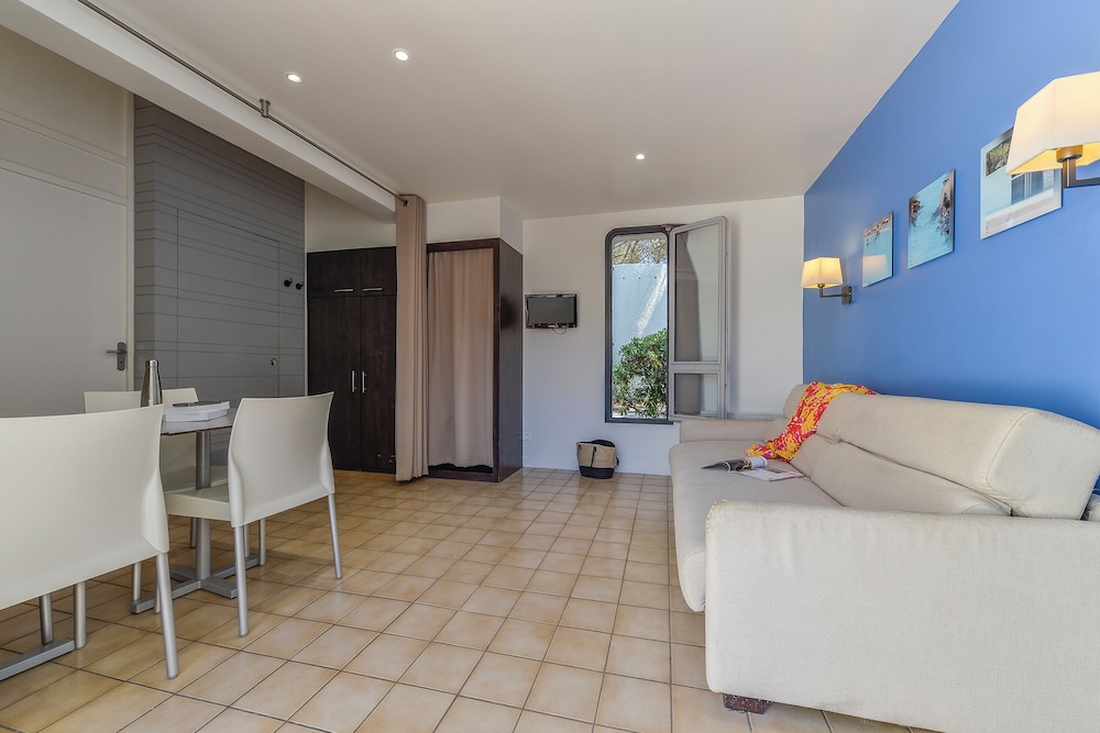 Classic Bungalow, 2 Bedrooms, Terrace