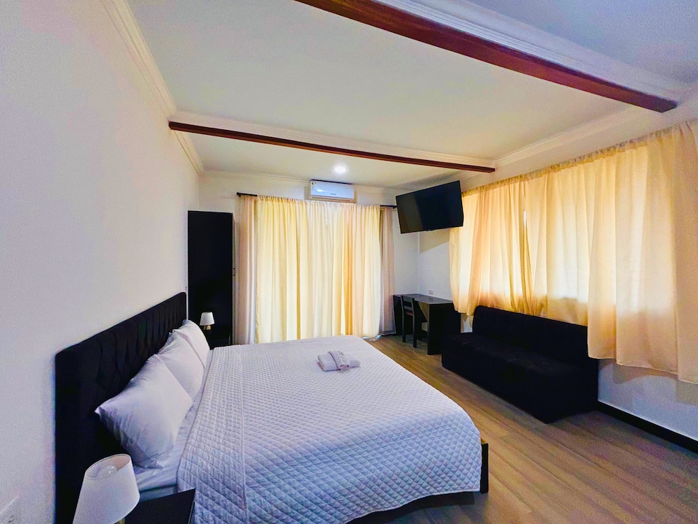 Superior Single Room, Balcony, Partial Lake View