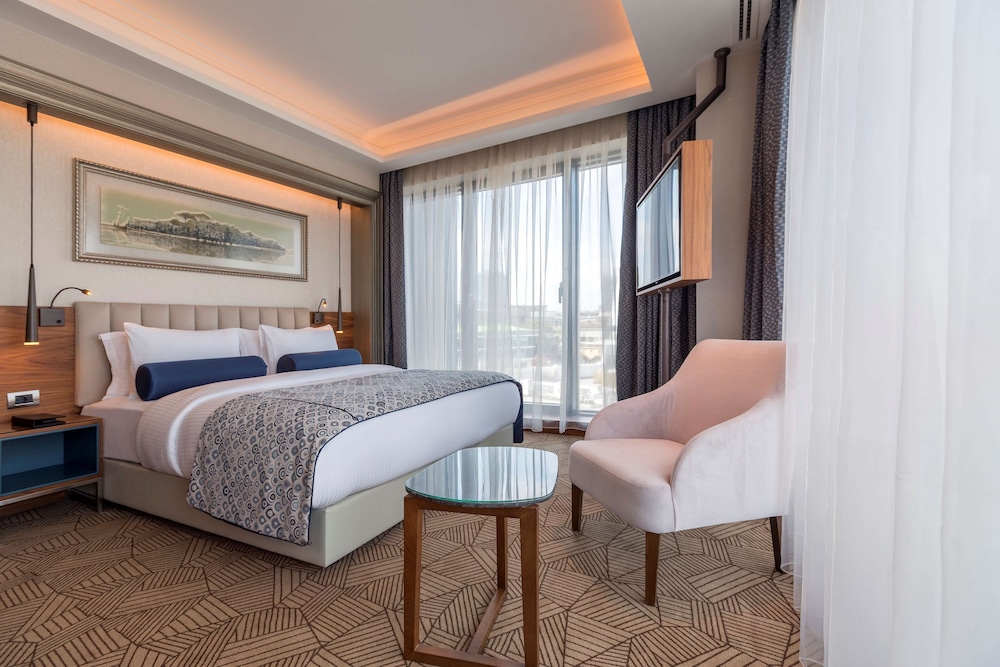 Executive Room, 1 Queen Bed, City View photo 1