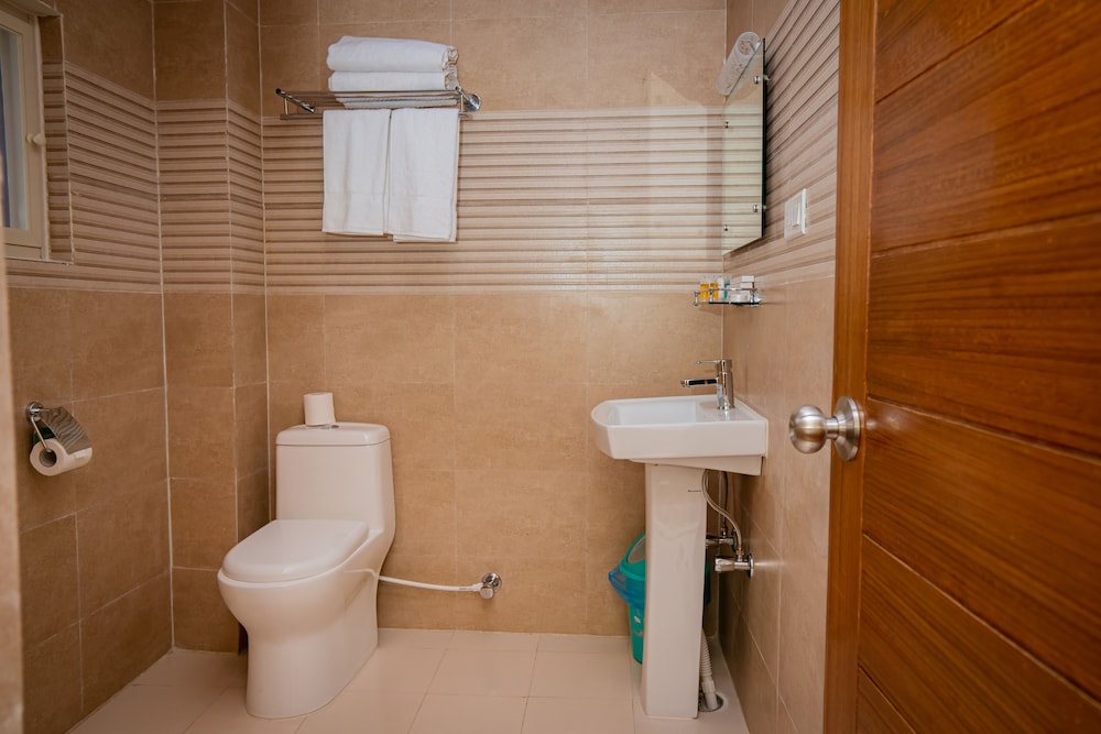 Deluxe Double or Twin Room - Photo 7