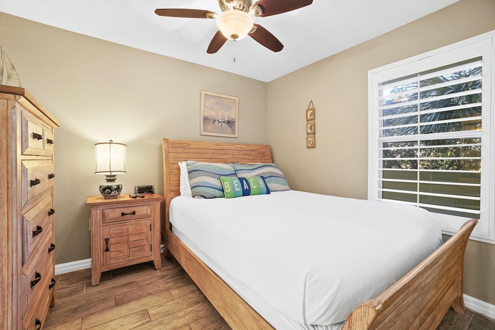 Condo, 2 Bedrooms, Partial Sea View (Pelican 217) photo 3