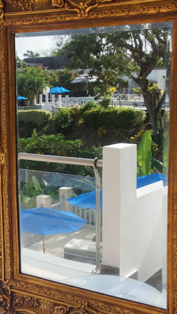 Tower Suites Garden View - Photo 11
