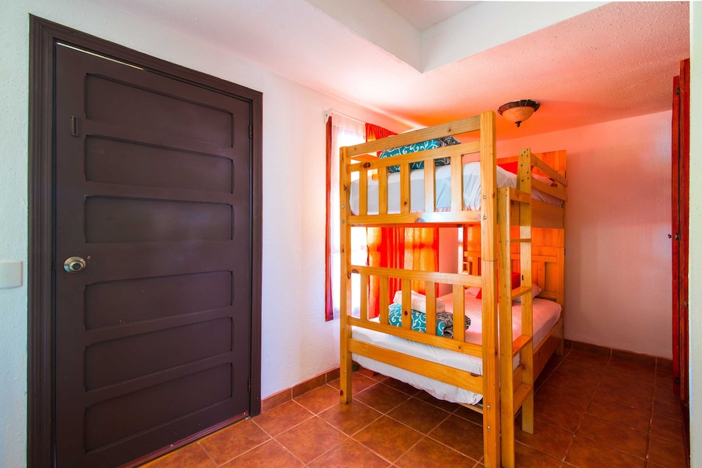 1 Bunk Bed + Two Queen Beds photo 2