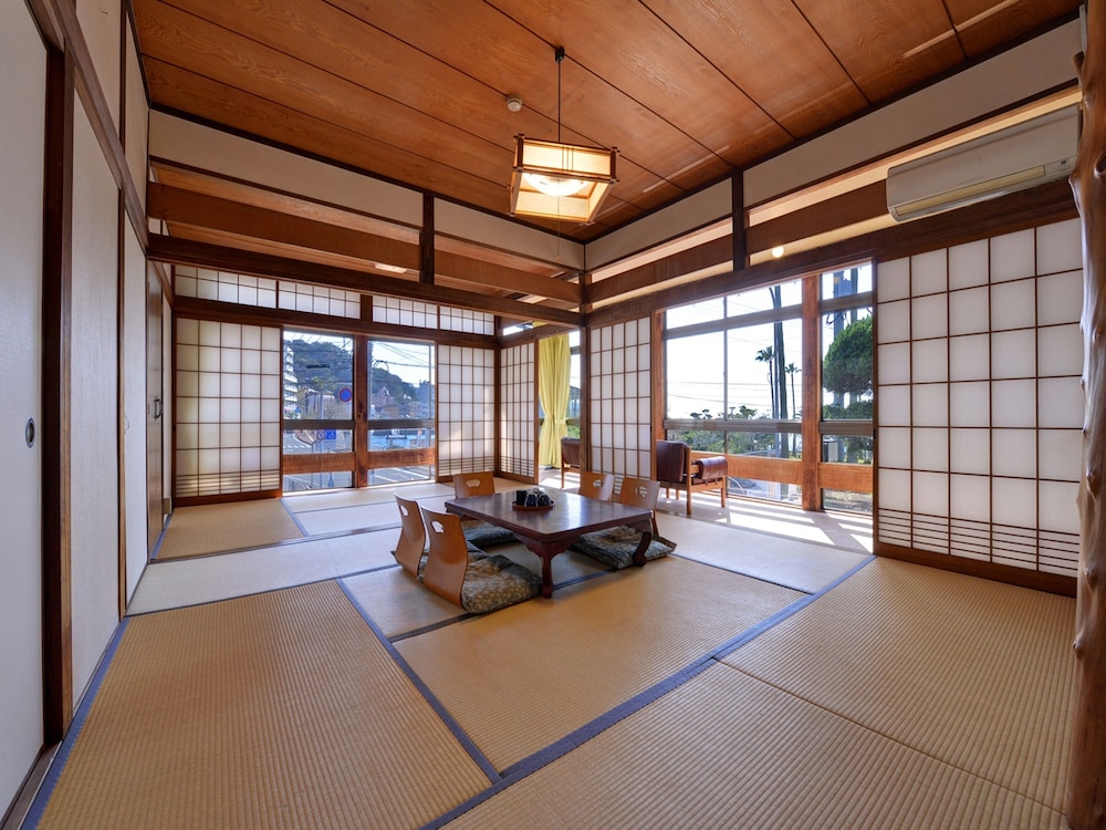 Traditional Room, Non Smoking - Photo 1