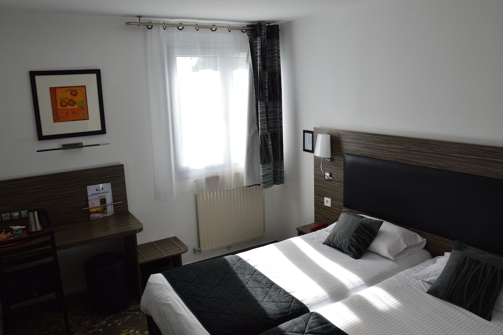 Priviledge Twin Room - Photo 7