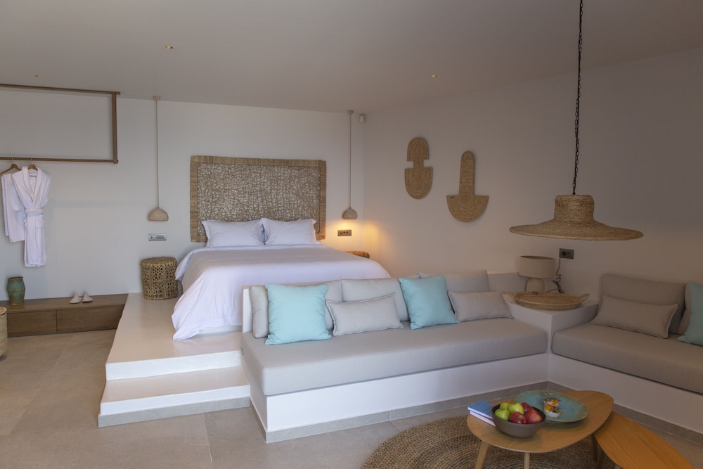 Premium Suite with Private Heated Pool